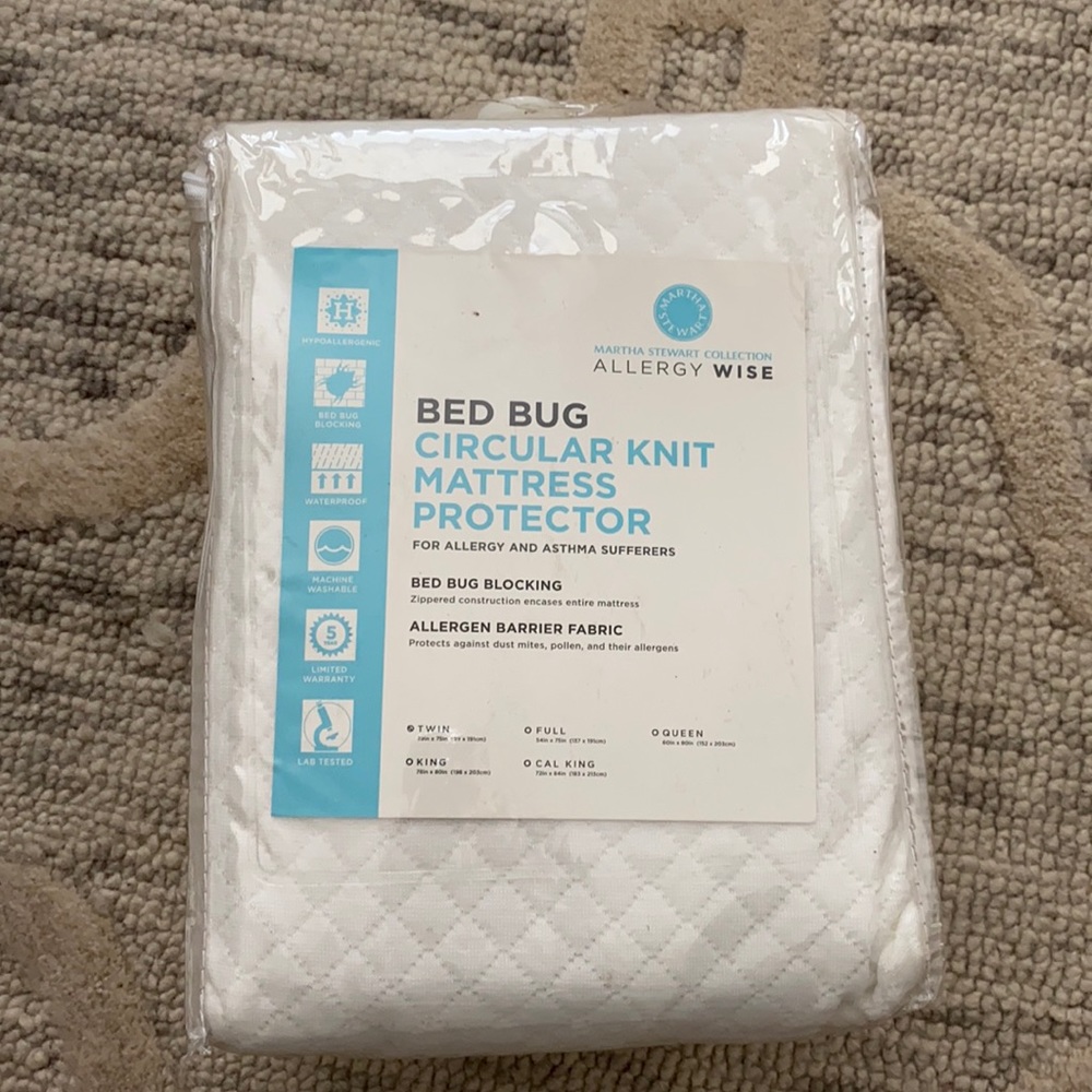 Martha Stewart bedbug knit mattress protector twin